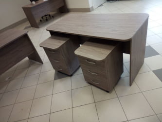 Стол для переговоров Glassy 1.16.14 Дуб Верцаска