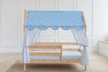 Детская кровать для мальчика в натуральном цвете