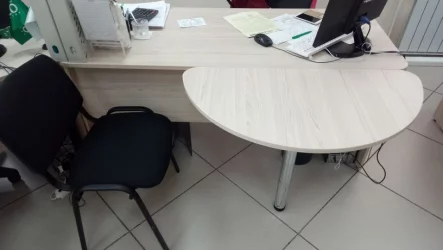 Приставка-полукруг для двух угловых столов Glassy 2.20 Туя