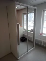 Белый шкаф-купе с зеркалом Экспресс Хит Экспенс Белый снег