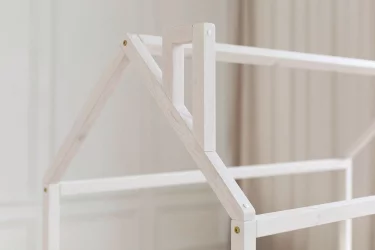 Детская кровать для мальчика в колерованном масле