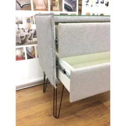 Комод в спальню Лейд в ткани Тафт на опорах CХХ / Taft CHХ