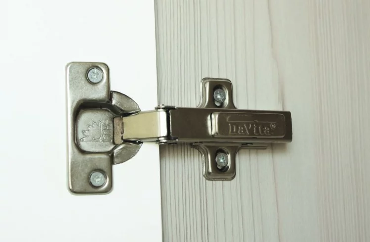 Шкаф трехдверный с зеркалом Тиффани 93.12_2