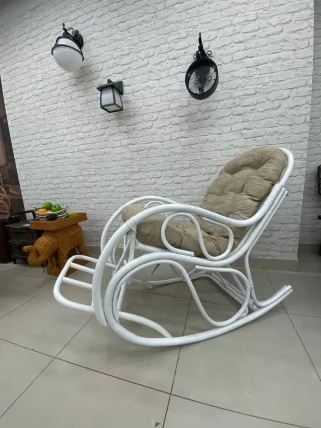 Кресло - качалка с толстой или тонкой подушкой 05/04 белый матовый_1